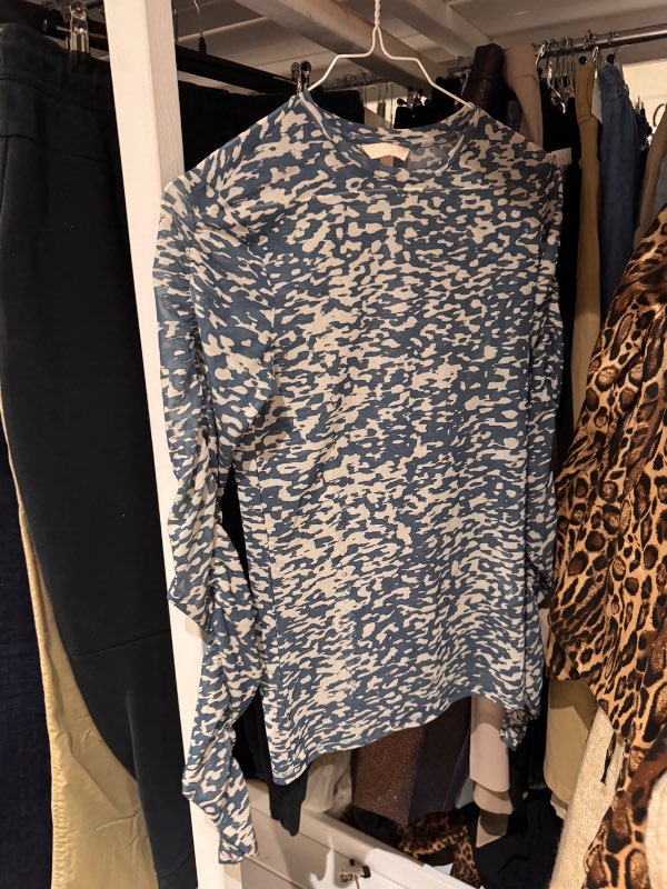 HM bolur blár og hvítur