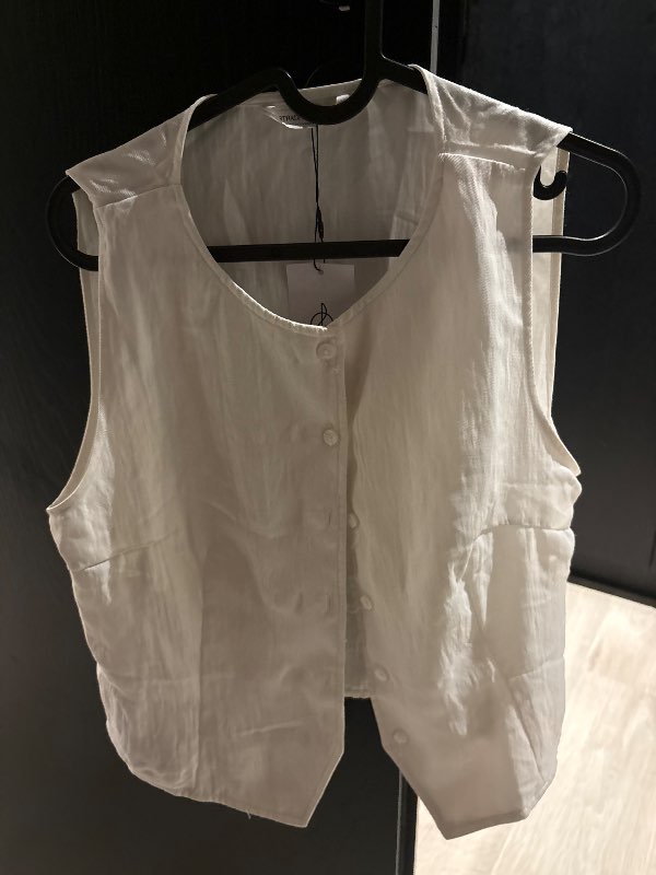 Stradivarius vesti