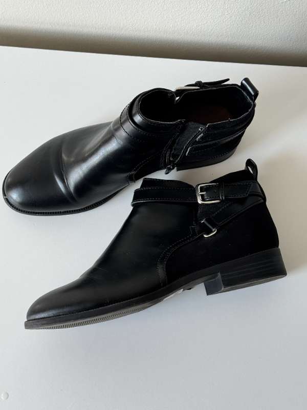 Black boots H&M
