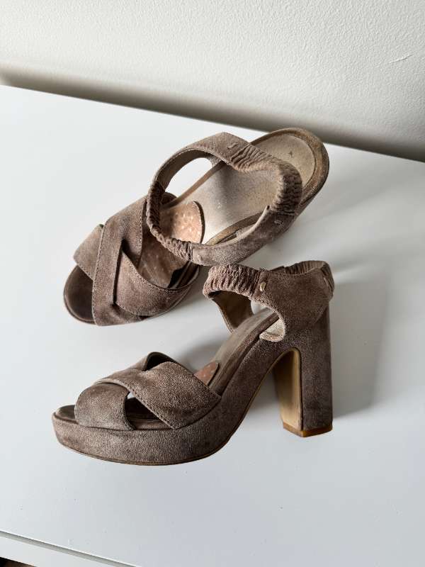 Pavement Beige Suede