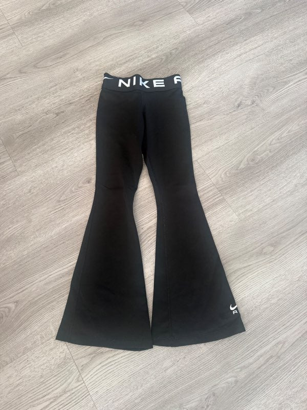 Nike útvíðar