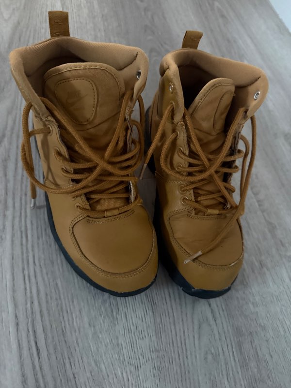 Nike kuldaskór