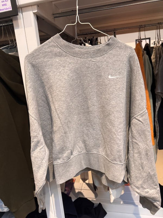 Nike grá crew neck