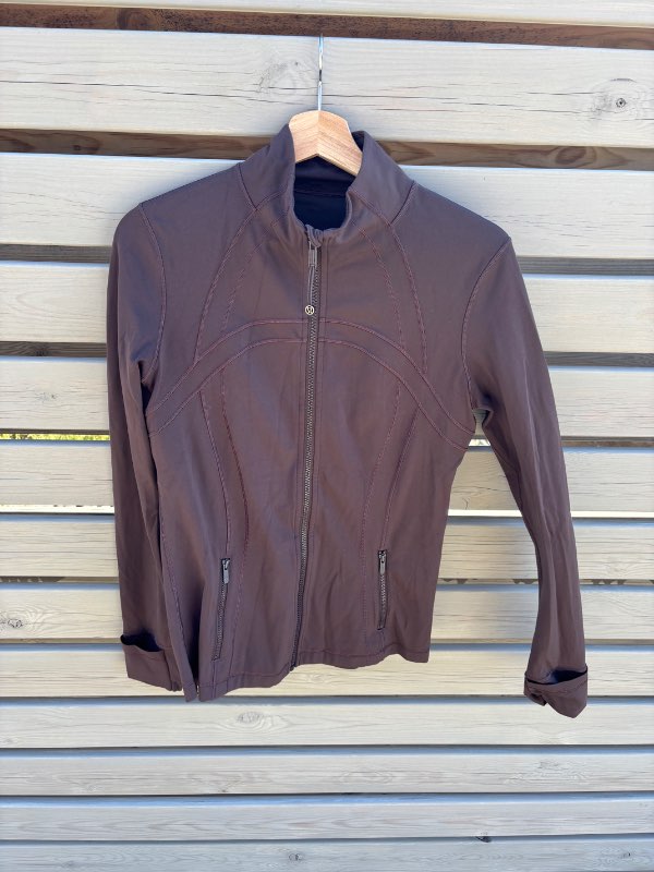 Brún lululemon peysa