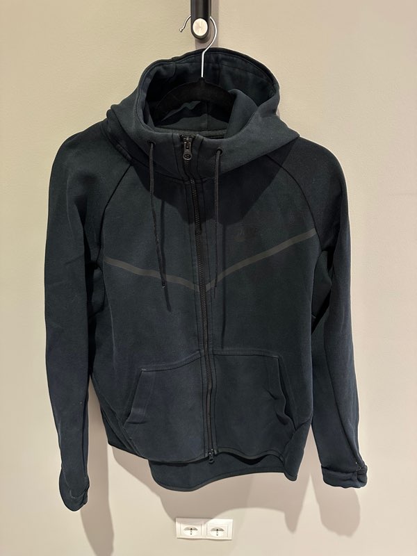 Nike TechFleece svört