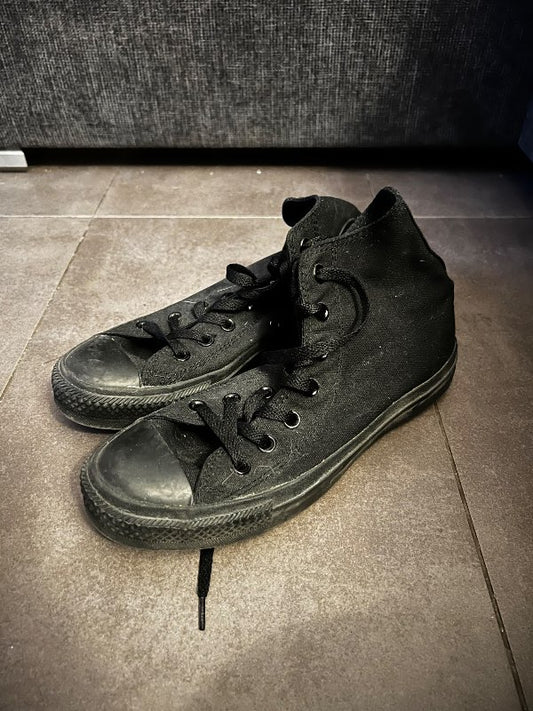 Converse svartir