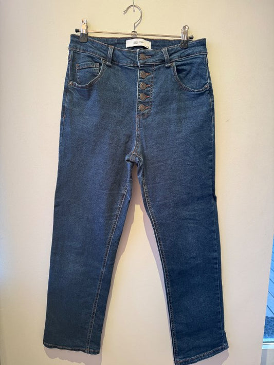 Dökkar gallabuxur, ökklasídd