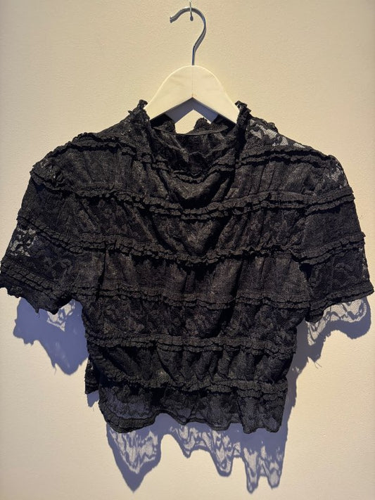 Svartur blúndutoppur