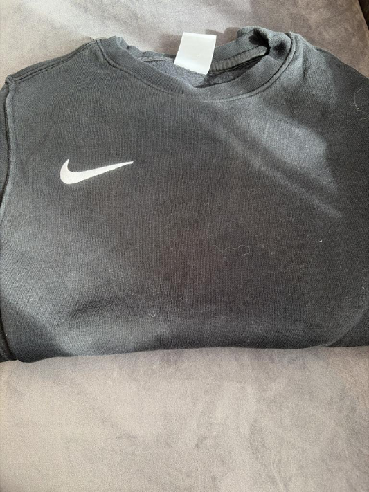 a svört nike peysa