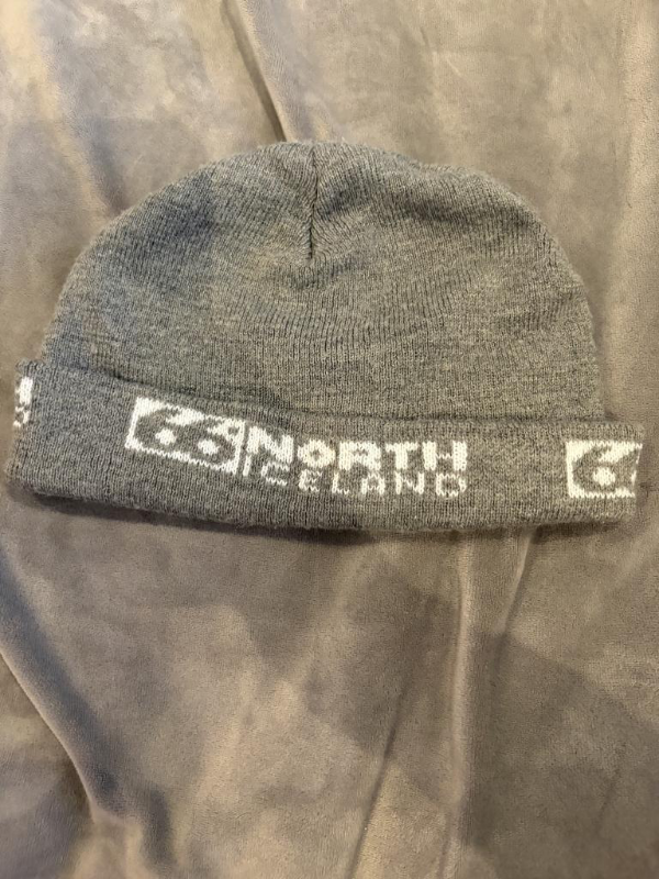 s 66 húfa