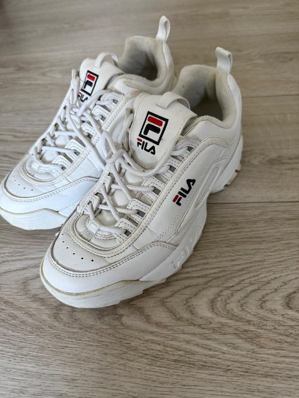 FÍLA women’s shoes white