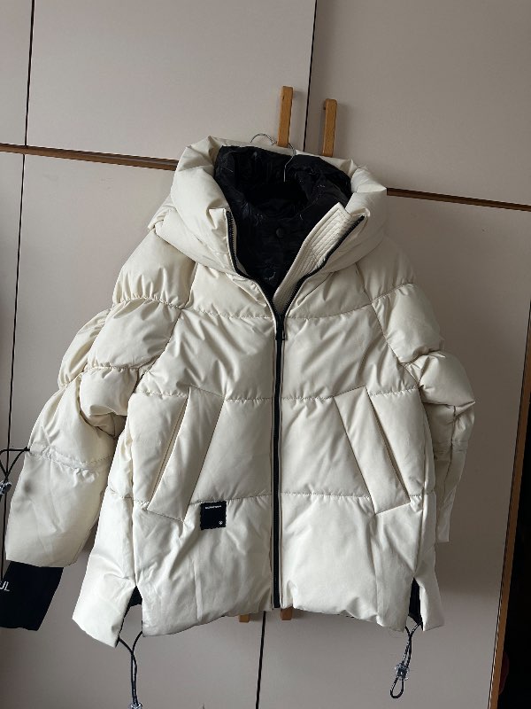 Dröppuð úlpa ný