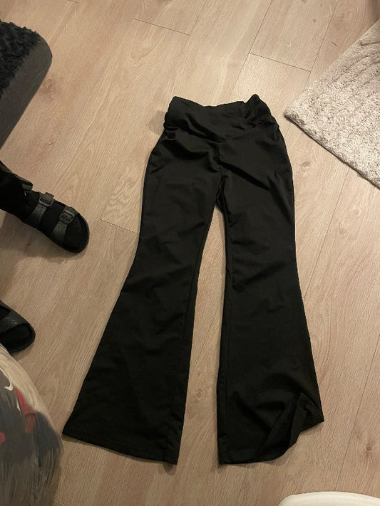 Svartar utviðar breiðari