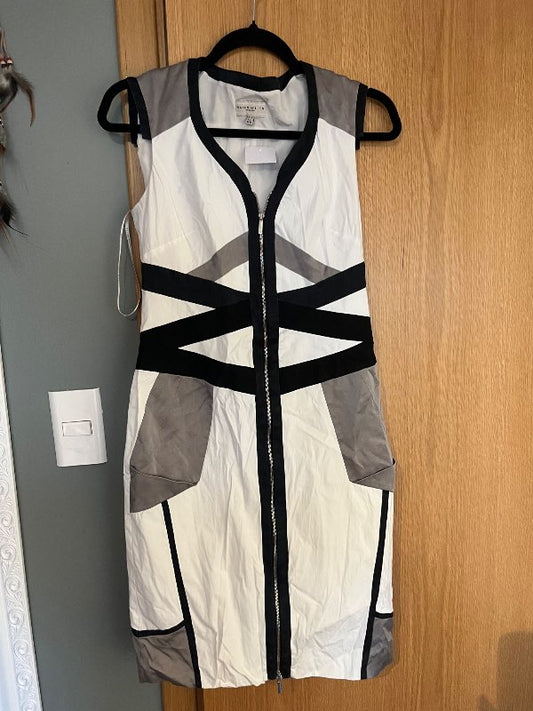 V.Kjóll Karen Millen