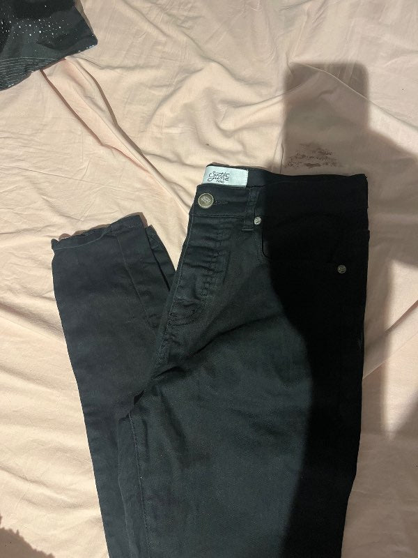 P.Sixth june gallabuxur