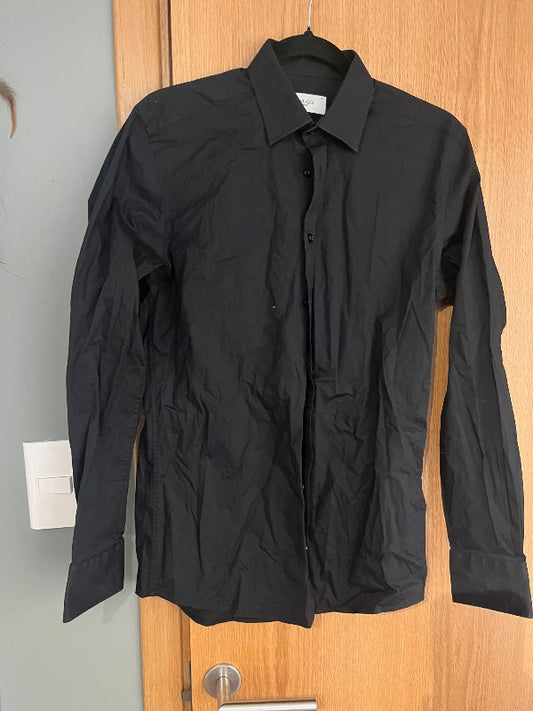 P. Svört skyrta Finucci