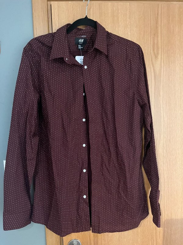 P. Fjólublá skyrta HM