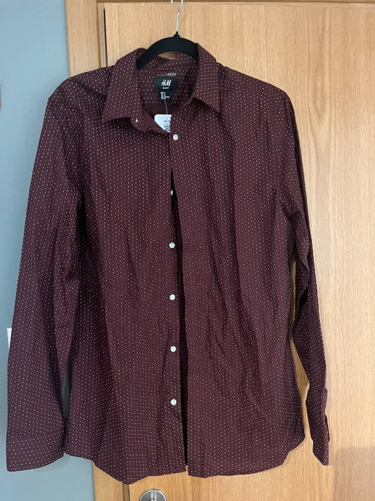 P. Fjólublá skyrta HM