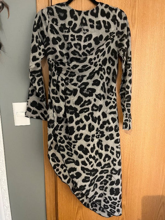 V.Grænköflóttur kjóll