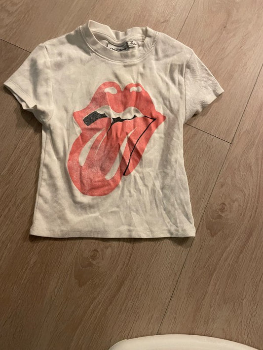 hvitur stuttur kiss bolur