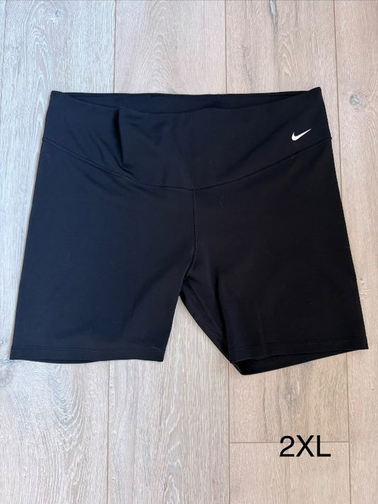 Stuttbuxur NIKE
