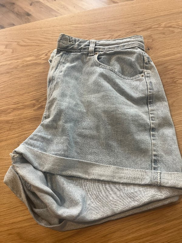 B.Stuttbuxur Denim