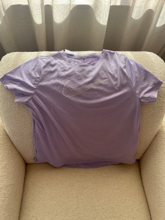 Nike fjólublár bolur