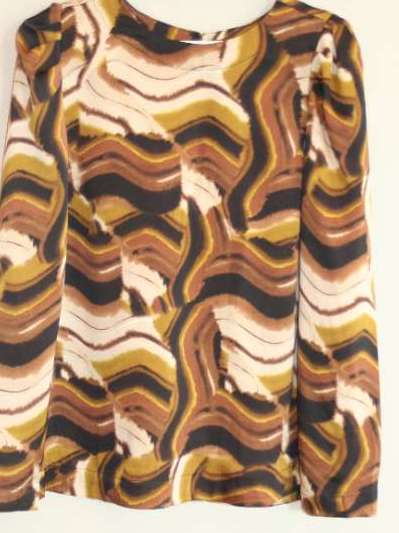 Frequent skyrta munstruð