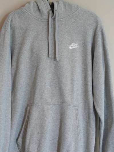 Nike hettupeysa grá