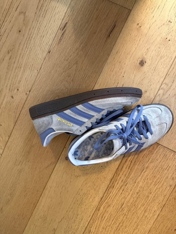 Adidas skór