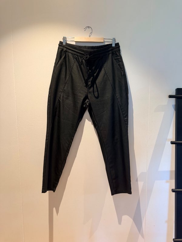 Freequent pleather buxur