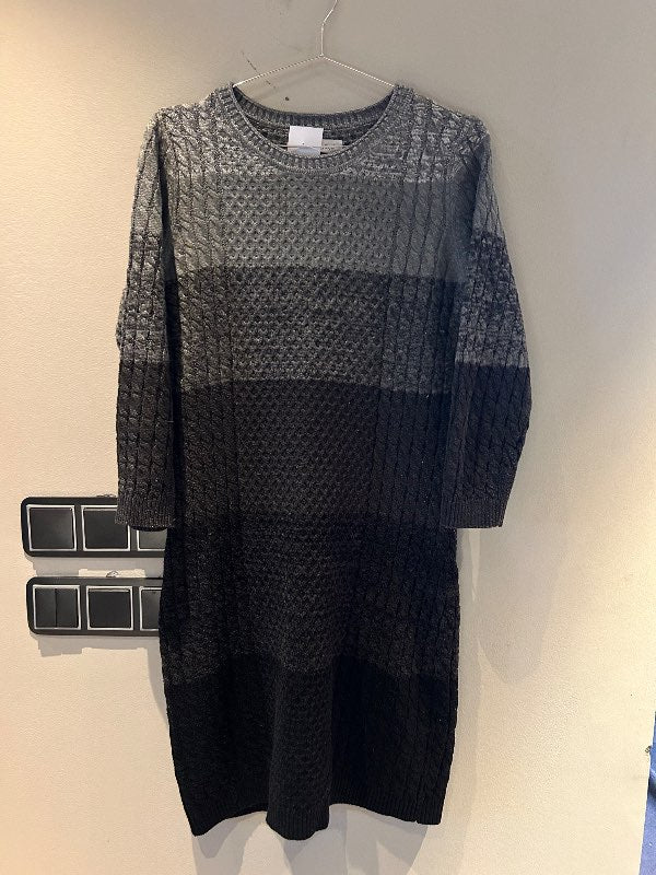Calvin Klein peysukjóll