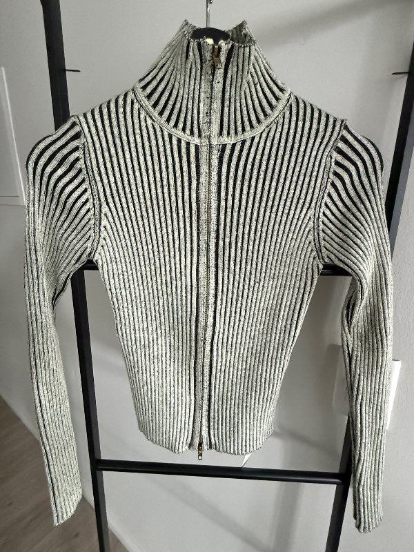 Musera new zippered sweater