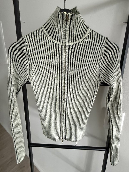 Musera new zippered sweater