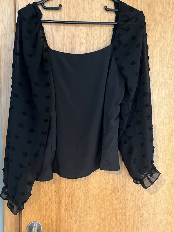 B.Dorothy perkins peysa