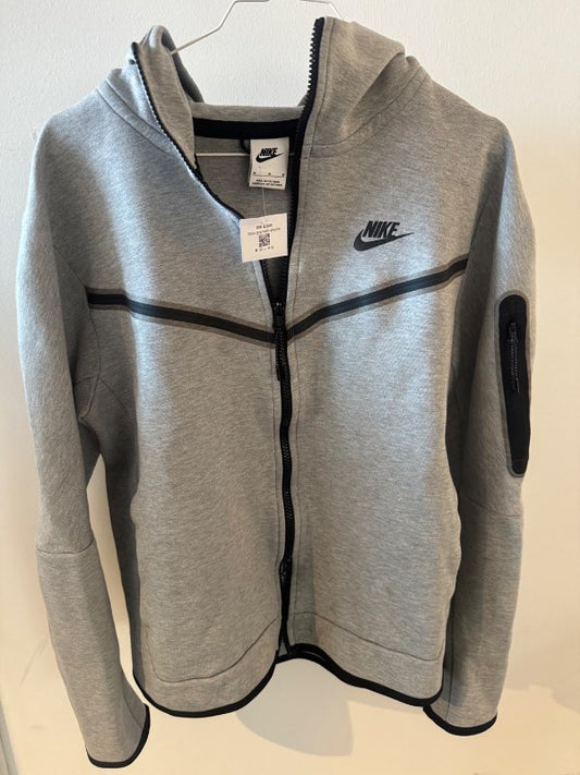 Nike grá hettupeysa