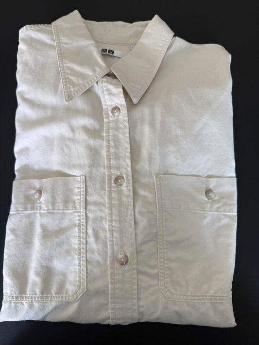 Uniqlo cream gallaskyrta