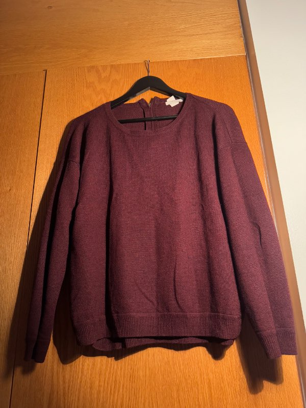 H & M maroon sweater