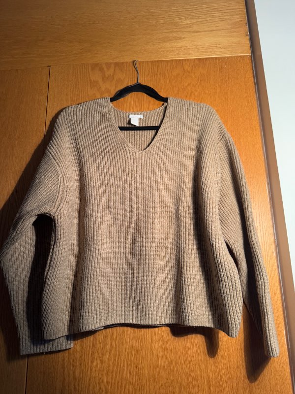 H & M v neck brown sweater