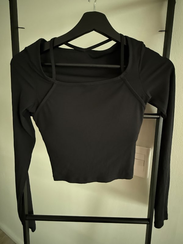 METTA black blouse top