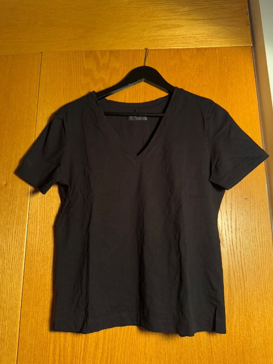 Lefties v neck shirt