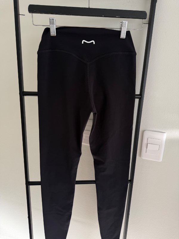 Metta Sport black leggings