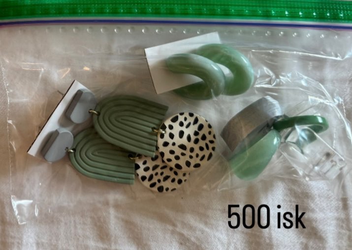 Earrings and rings set (green)