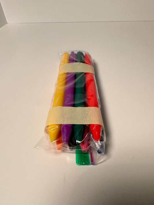 Assorted ballpoint pens