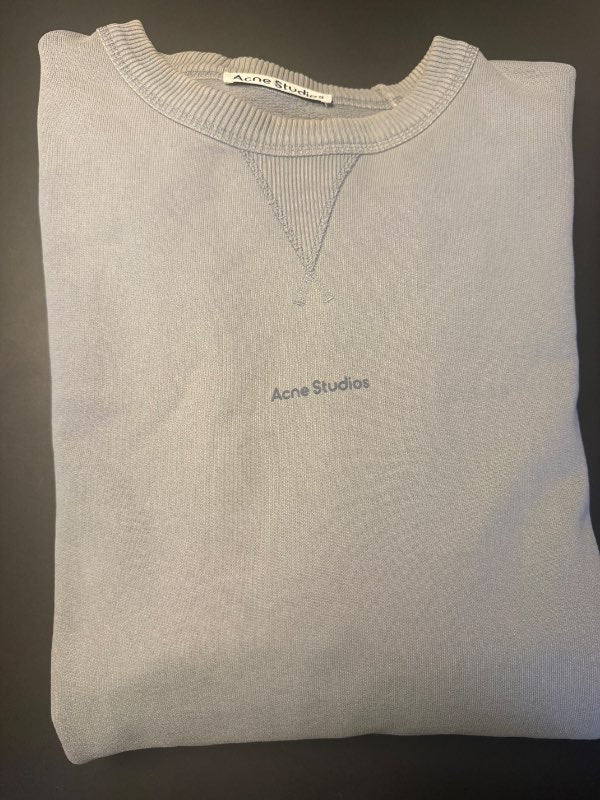 Acne peysa
