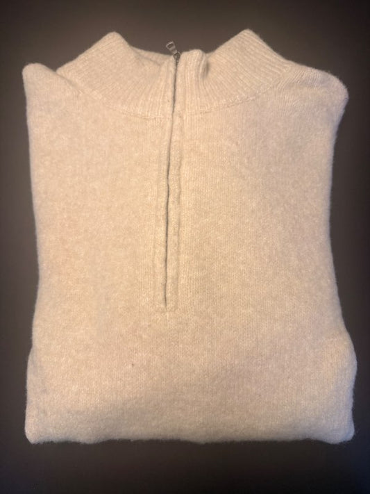 Ljós hlý peysa