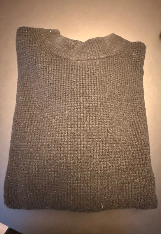 Uniqlo svört peysa