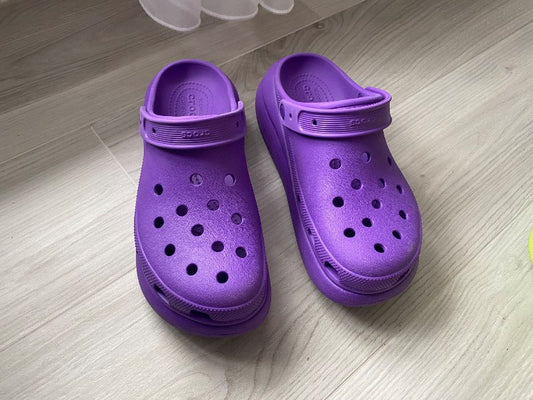 Fjólubláir Crocs