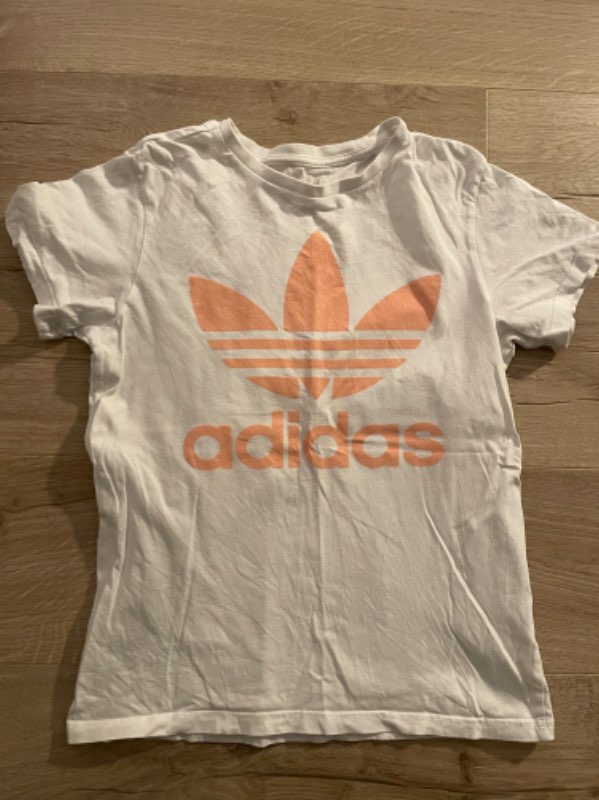 Adidas bolur