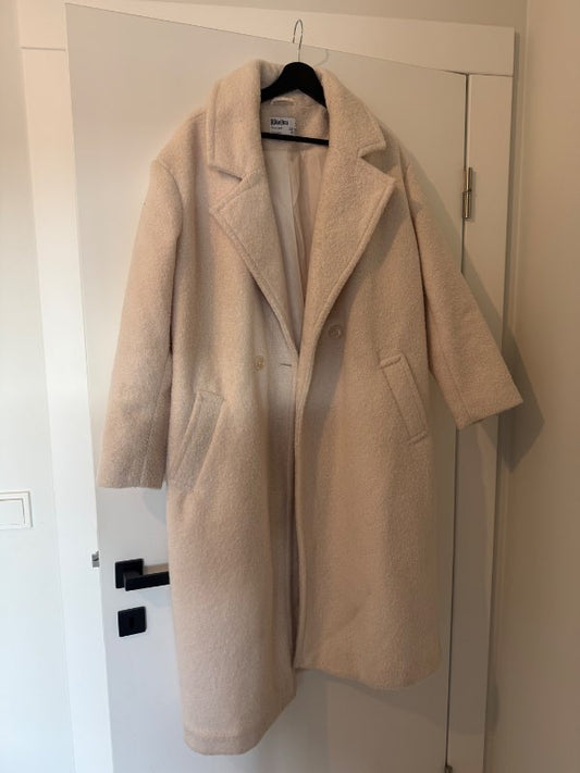 Rita Ora oversized kápa